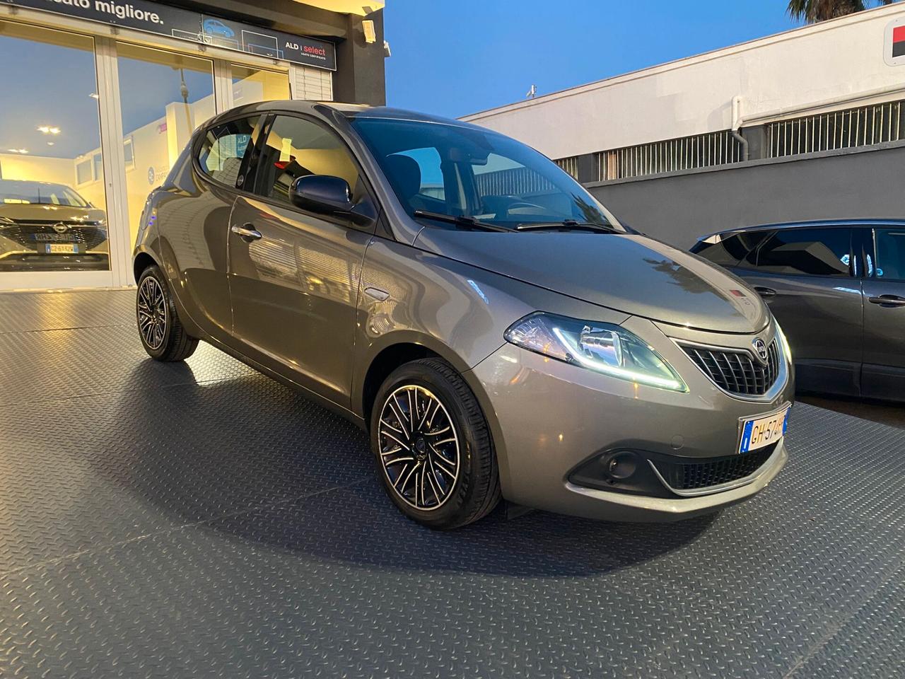 Lancia Ypsilon 1.0 FireFly 5 porte S&S Hybrid Ecochic Gold