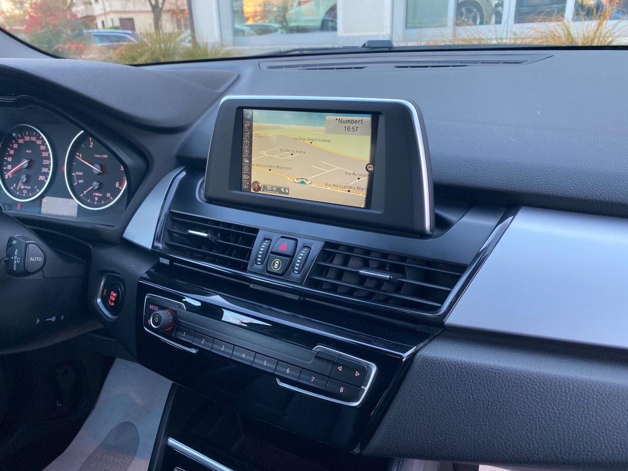 Bmw 2er Active Tourer 218d Advantage