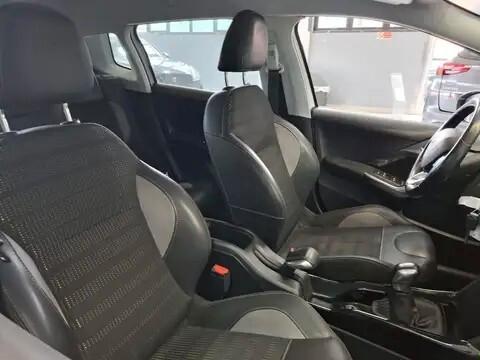 PEUGEOT 2008 1.6 HDI ALLURE CERCHI+NAVI+RETROCAMERA