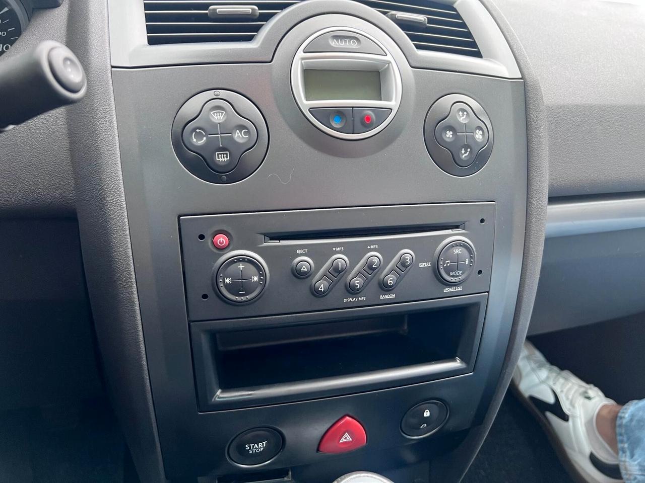 Renault Megane Mégane C-C 1.6 16V Privilège