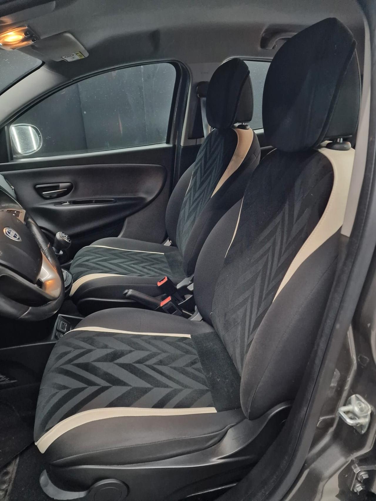 Lancia Ypsilon 1.2 69 CV 5 porte Platinum Gpl