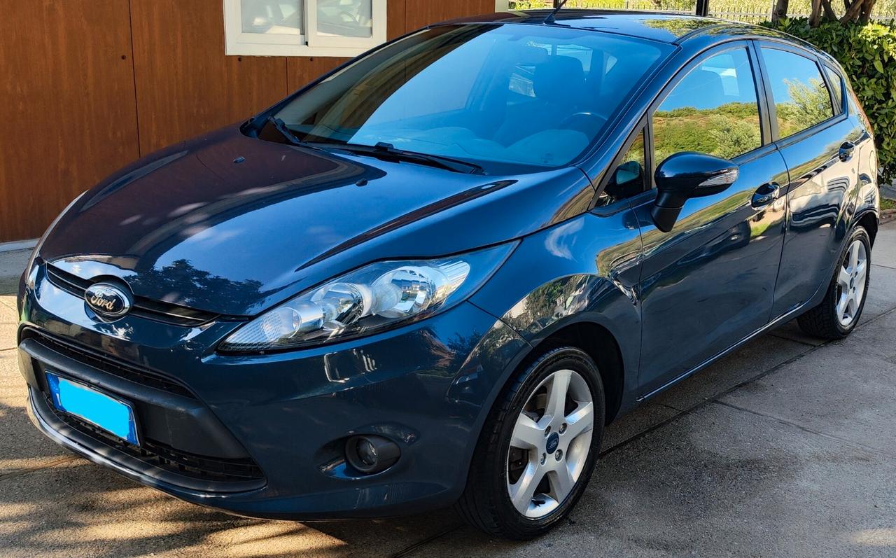 Ford Fiesta 1.4 TDCi 70CV 5 porte Titanium