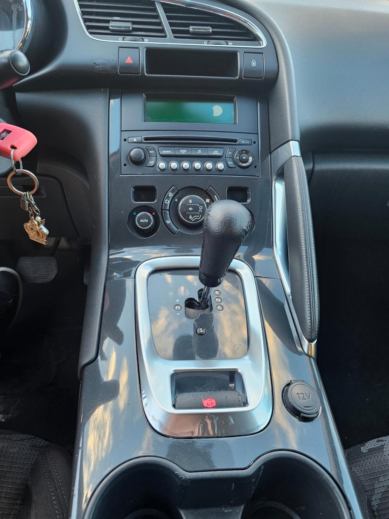 Peugeot 3008 1.6 HDi 112CV cambio robotizzato Business