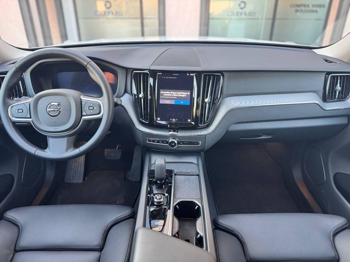 Volvo XC60 2.0 b4 Core awd auto