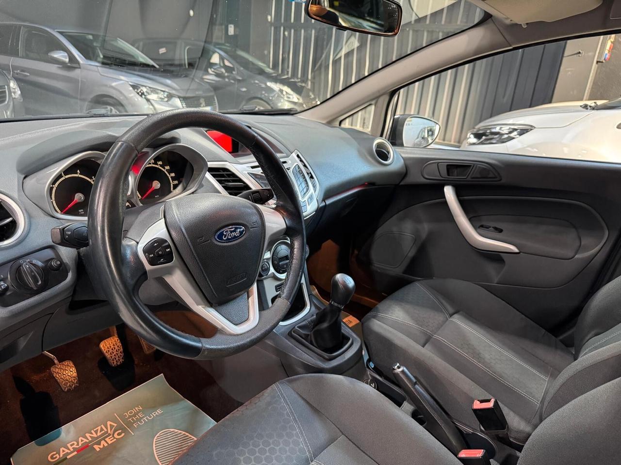 Ford Fiesta Titanium benzina Neopatentati