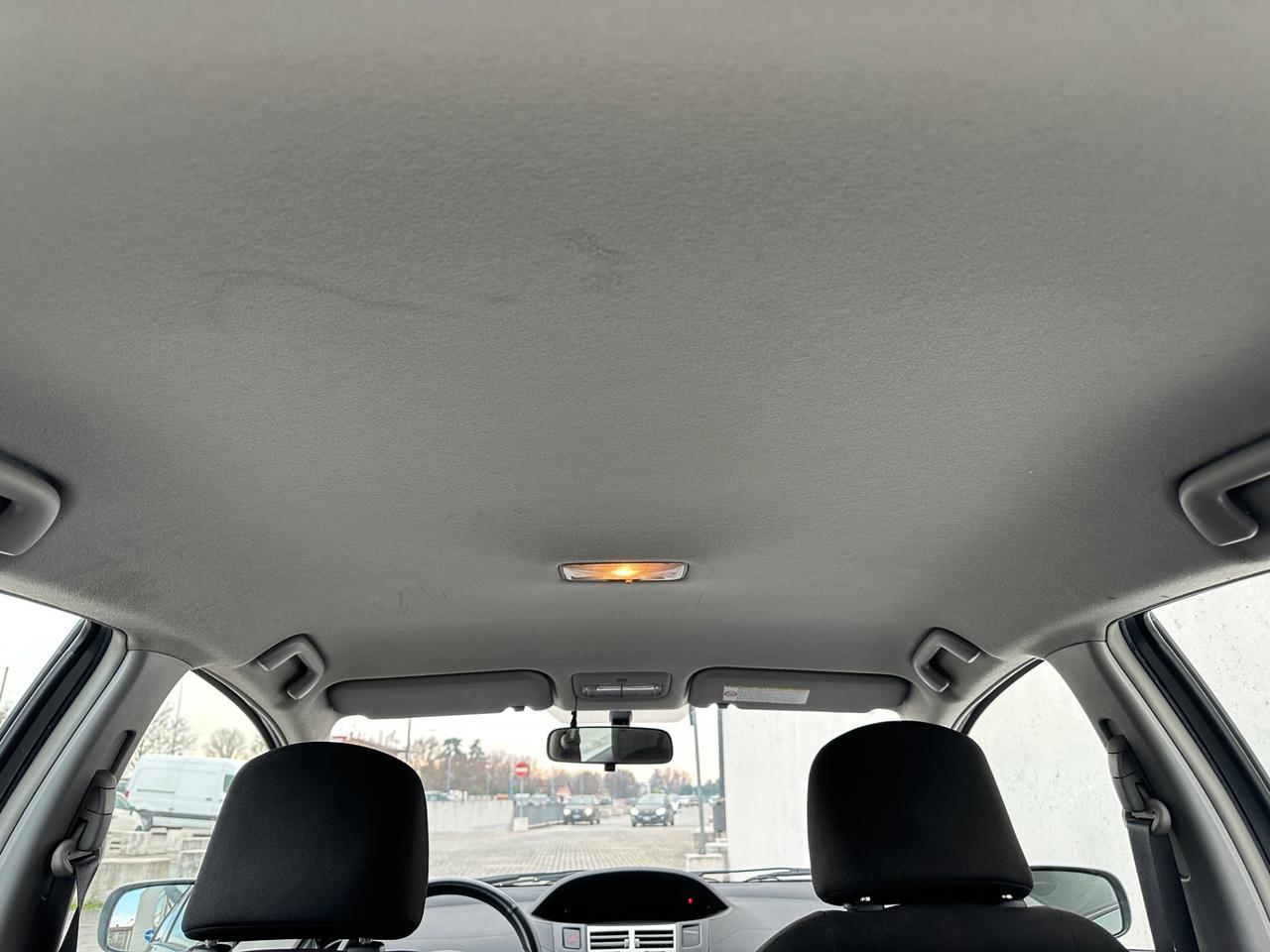 Toyota Yaris 1.0 5 porte Sol