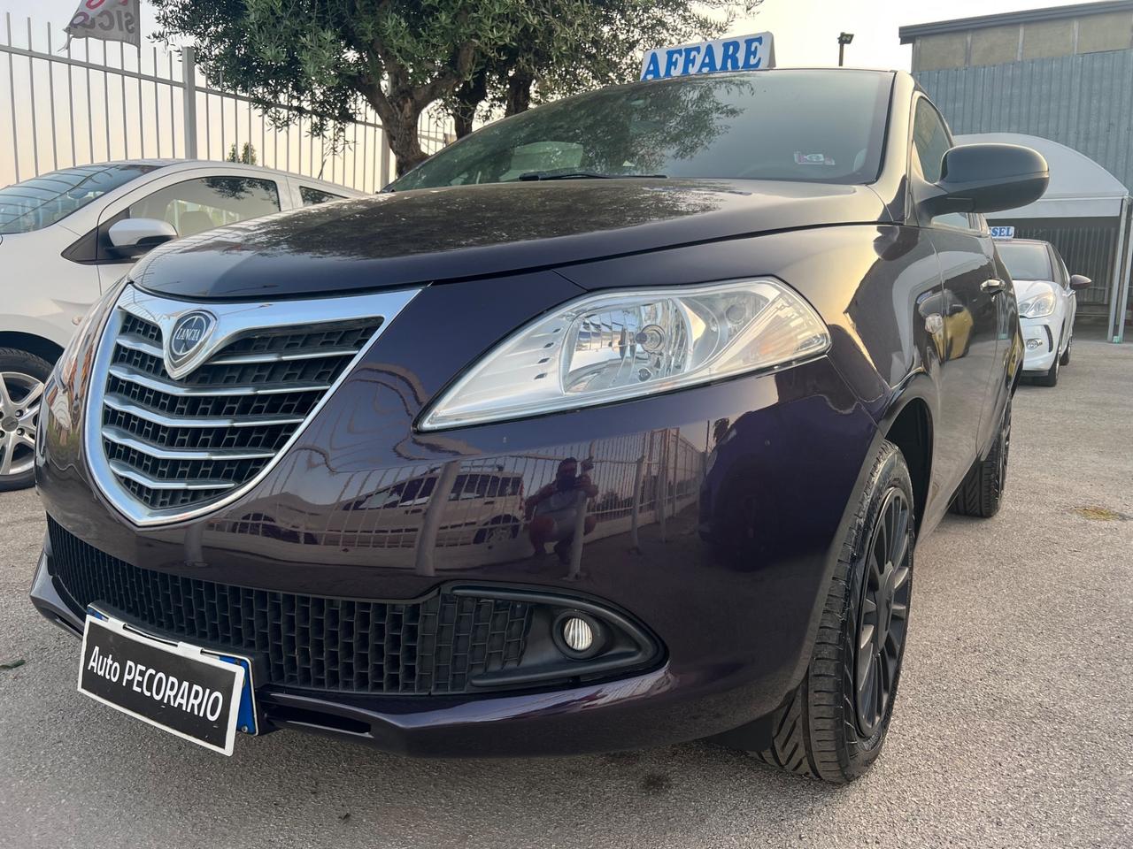 Lancia Ypsilon 1.2 69 CV 5 porte GPL Ecochic Silver