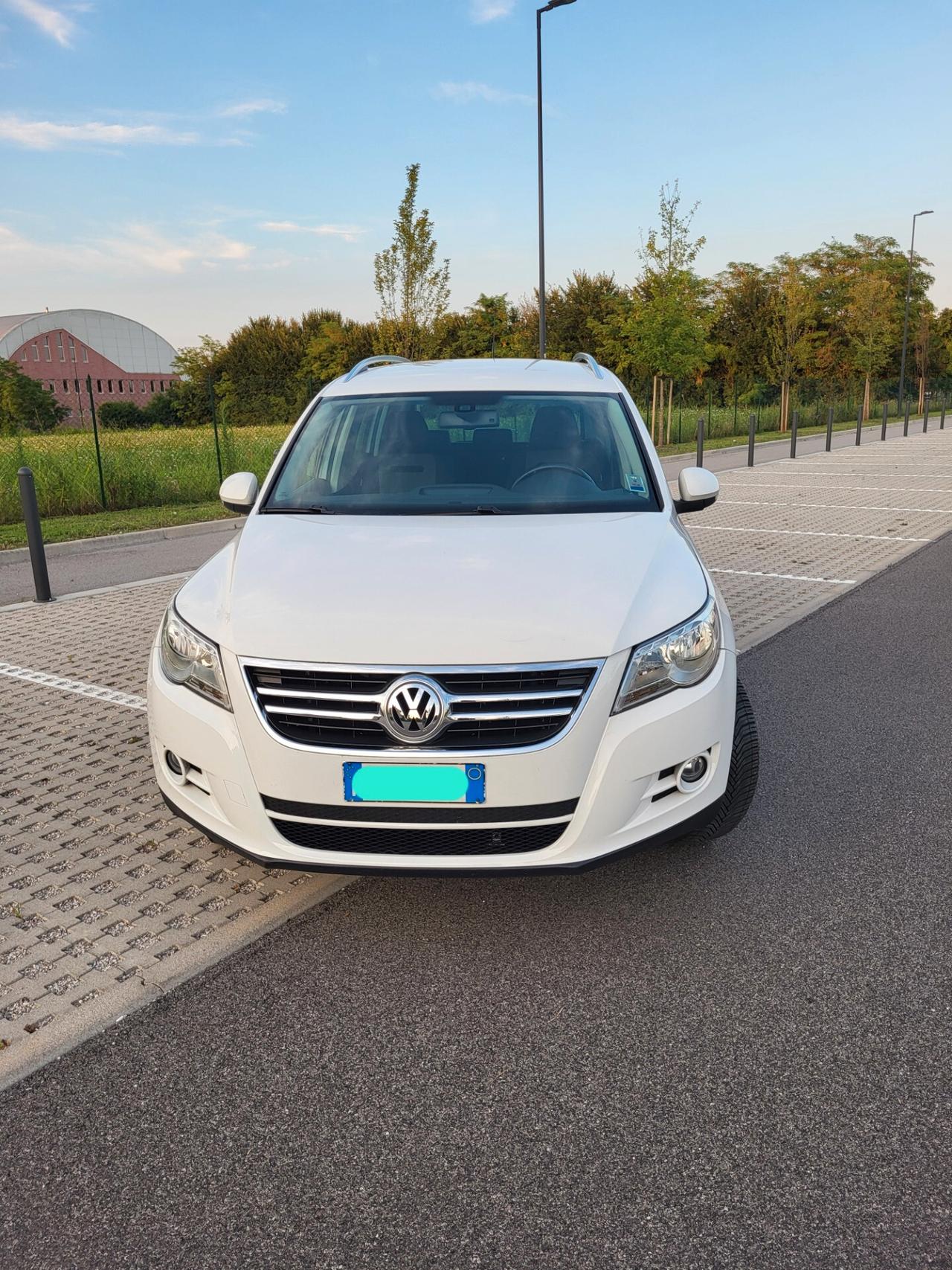 Volkswagen Tiguan 2.0 16V TDI DPF Sport & Style (18°)