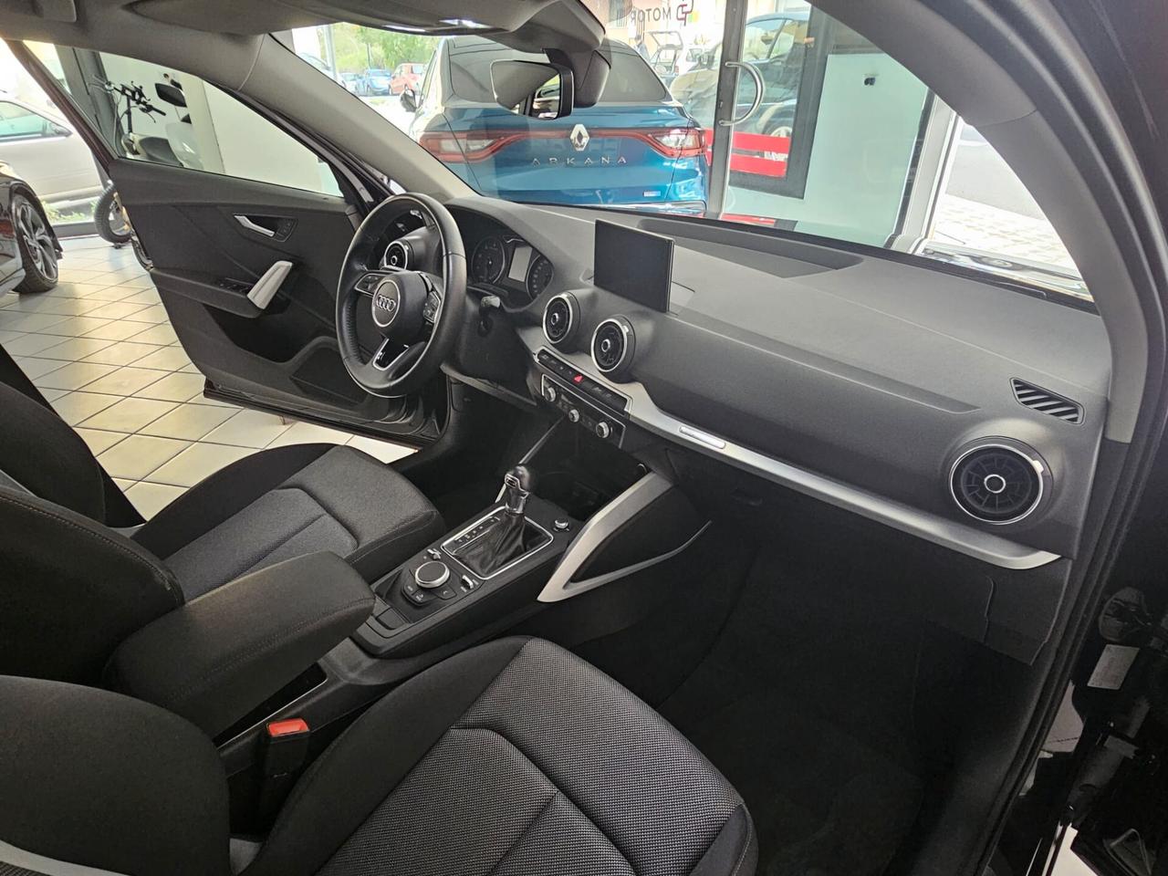 Audi Q2 35 TDI S tronic Identity Black