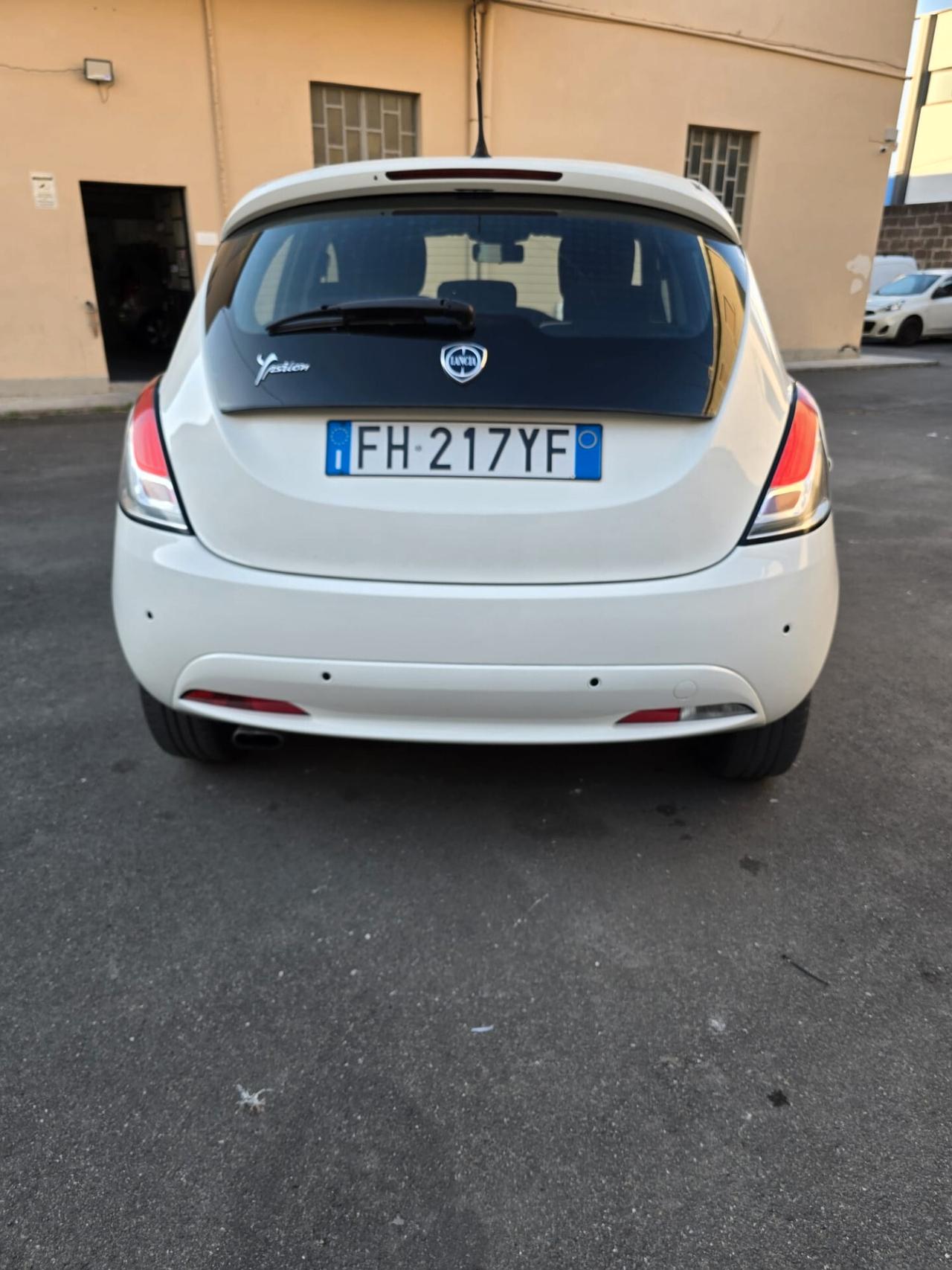 Lancia Ypsilon 1.2 69 CV 5 porte Platinum perfetta possibilita 12 mesi garanzia
