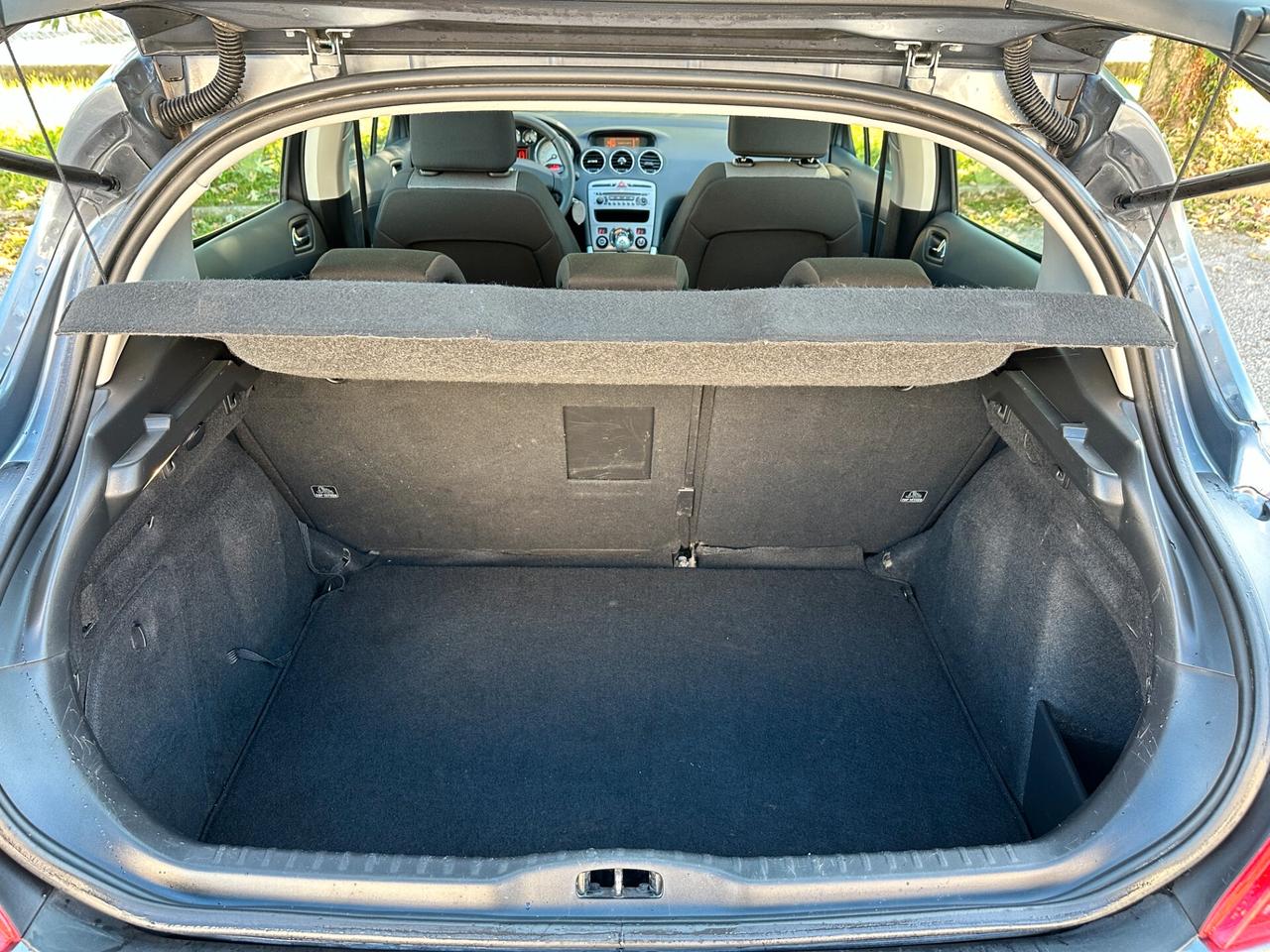 Peugeot 308 1.6 HDi 110CV 5p. Ciel Féline 2008