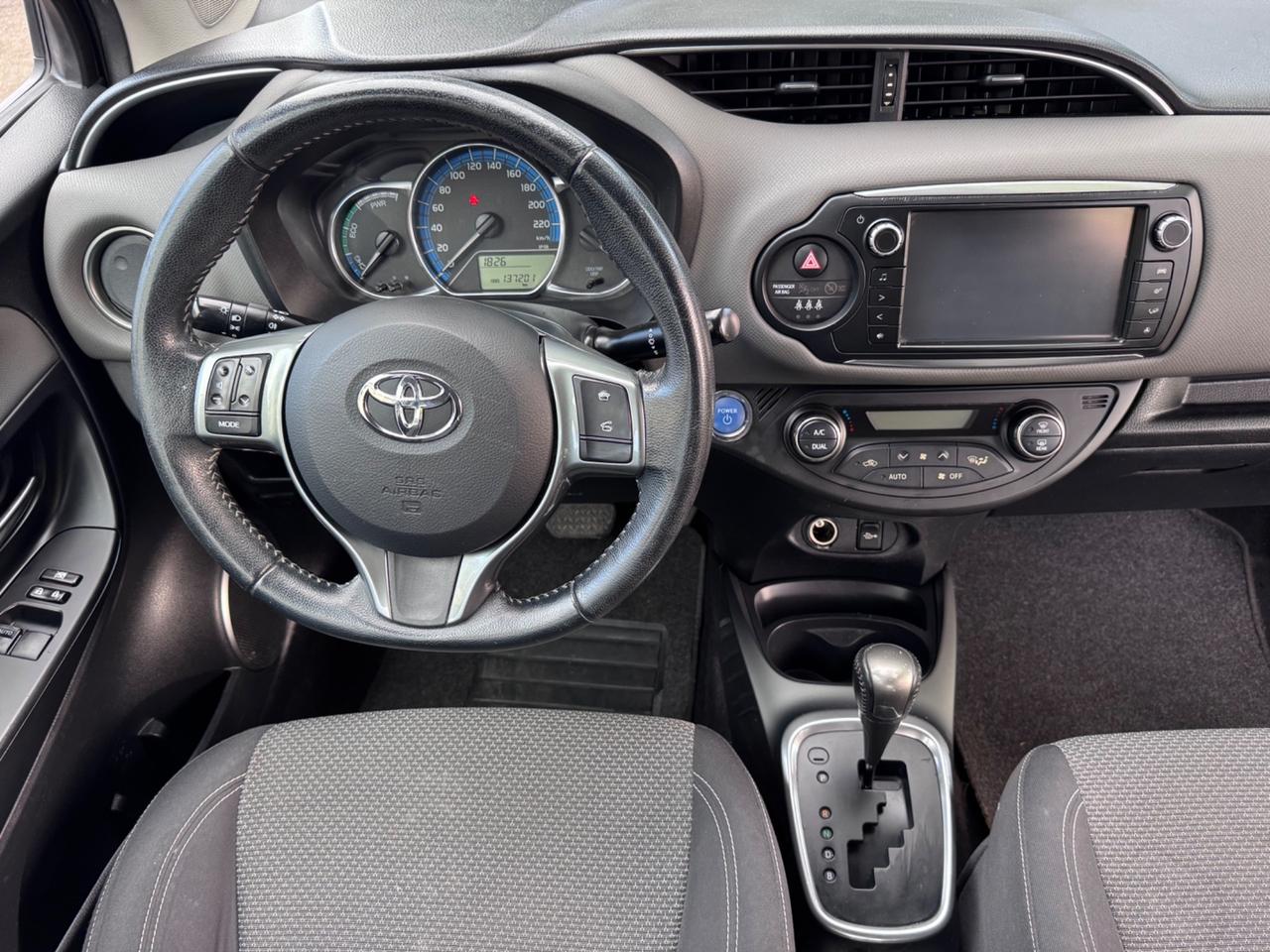 Toyota Yaris 1.5 Hybrid 5 p neopaten garanzia 12 mesi