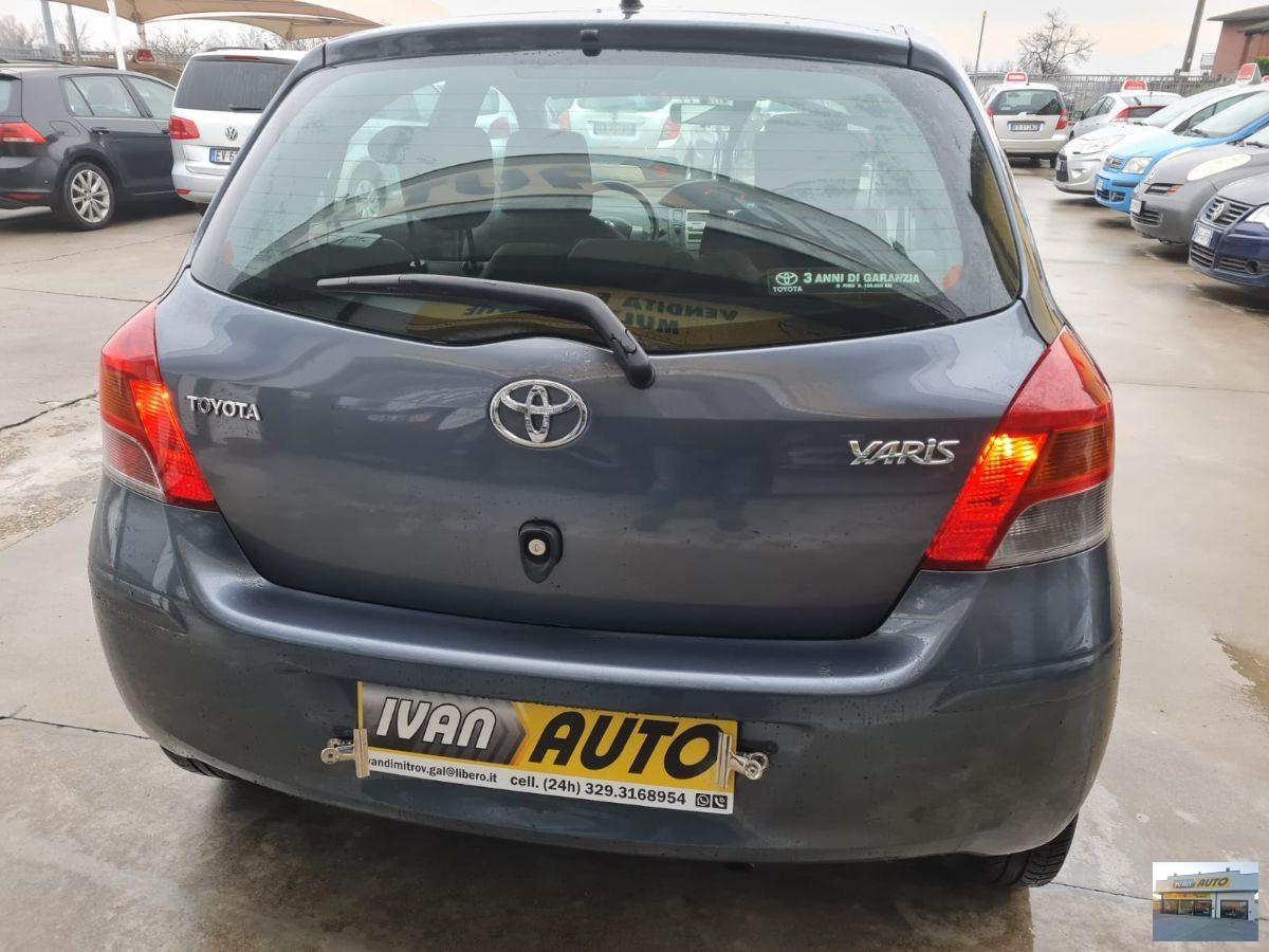 TOYOTA Yaris 1.3 BENZINA-94.000 KM.