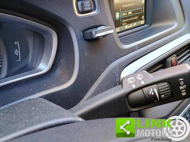 VOLVO V40 D2 1.6 Summum