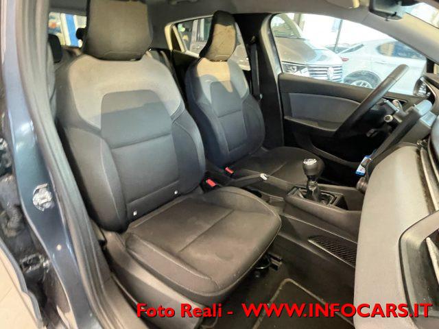 RENAULT Clio TCe 100 CV 5 porte Business Iva Esposta