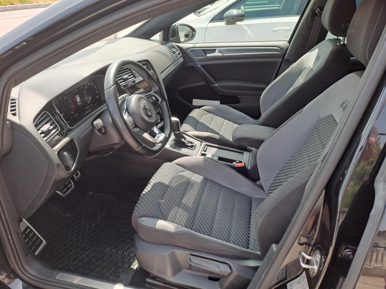 VW Golf 1.5 TSI 150CV DSG R-LINE