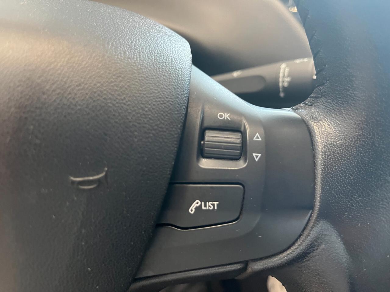 Peugeot 208 PureTech 82 5p. GPL Active