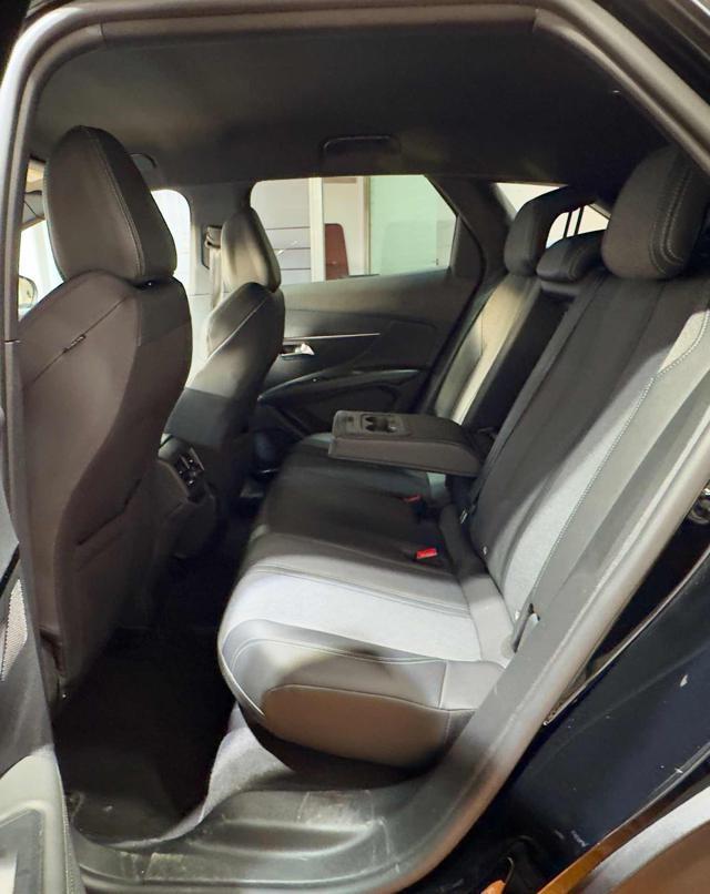 PEUGEOT 3008 BlueHDi 130 S&S EAT8 Allure Pack