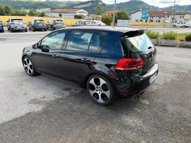 Volkswagen Golf GTI 2.0 TSI 5p.