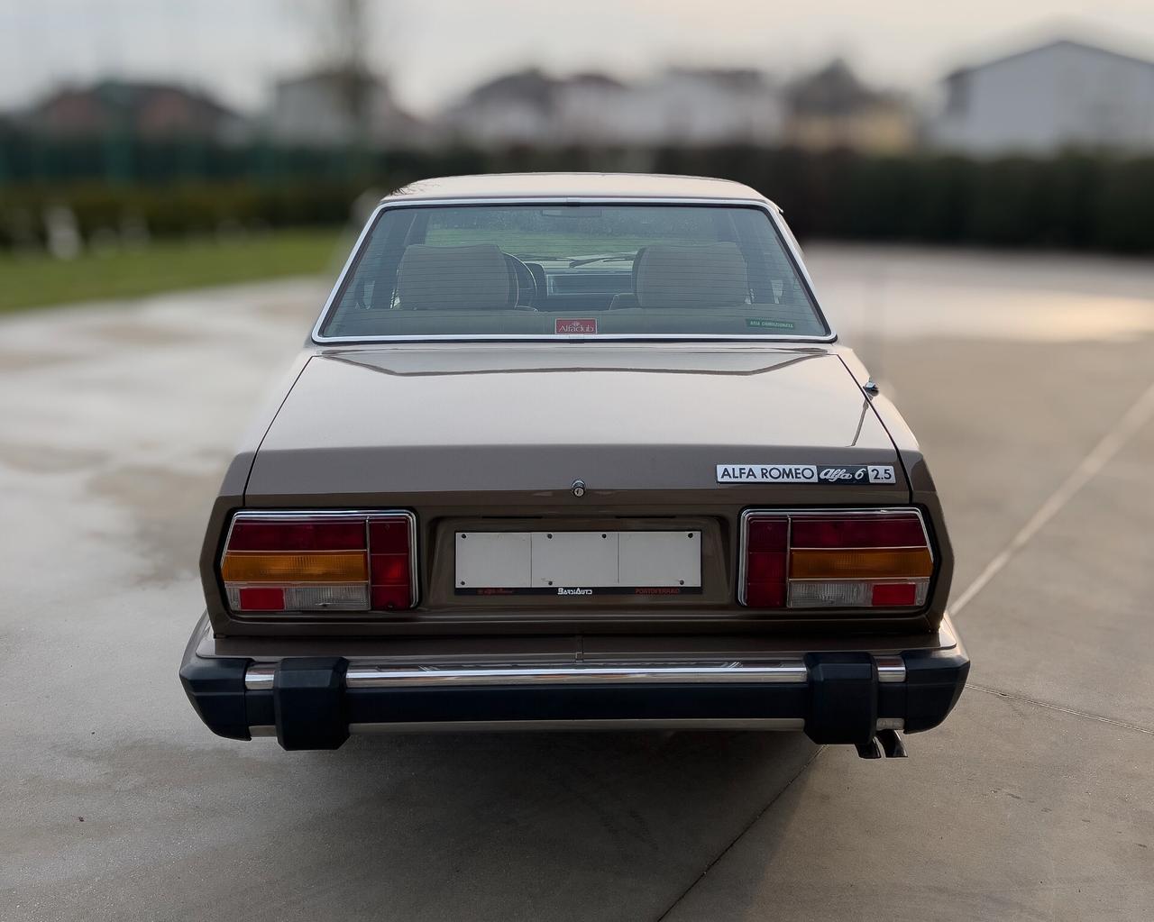 Alfa Romeo 6 2.5 V6