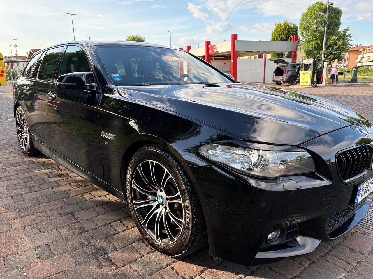 Bmw 525 525d Touring Luxury allestimento MSport