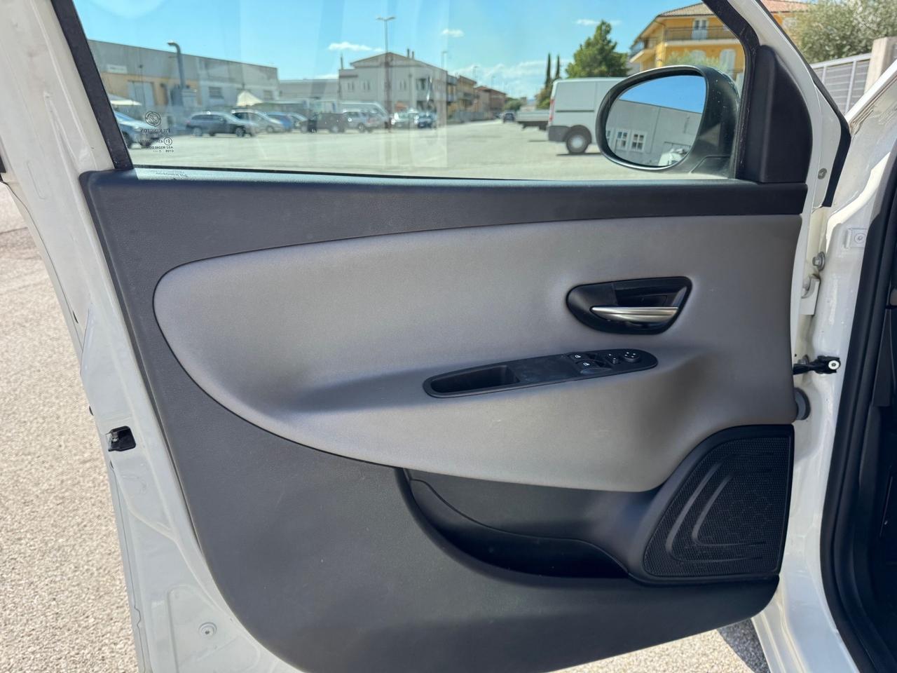 Lancia Ypsilon 1.2 benzina/GPL Ecochic Gold