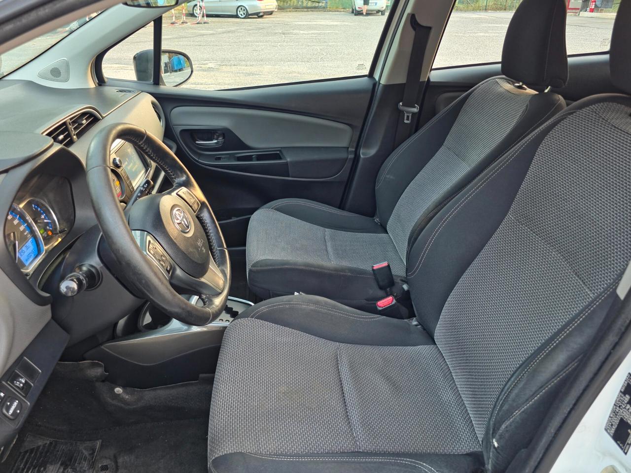 Toyota Yaris 1.5 Hybrid 5 porte Active E6B Automatico NEO 2016