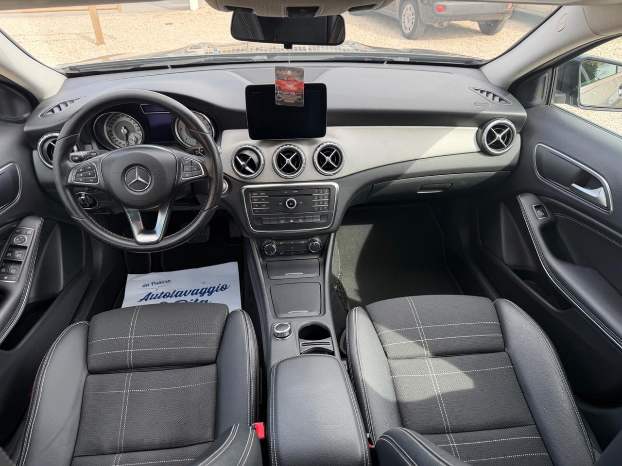 Mercedes-benz GLA 200 d Premium