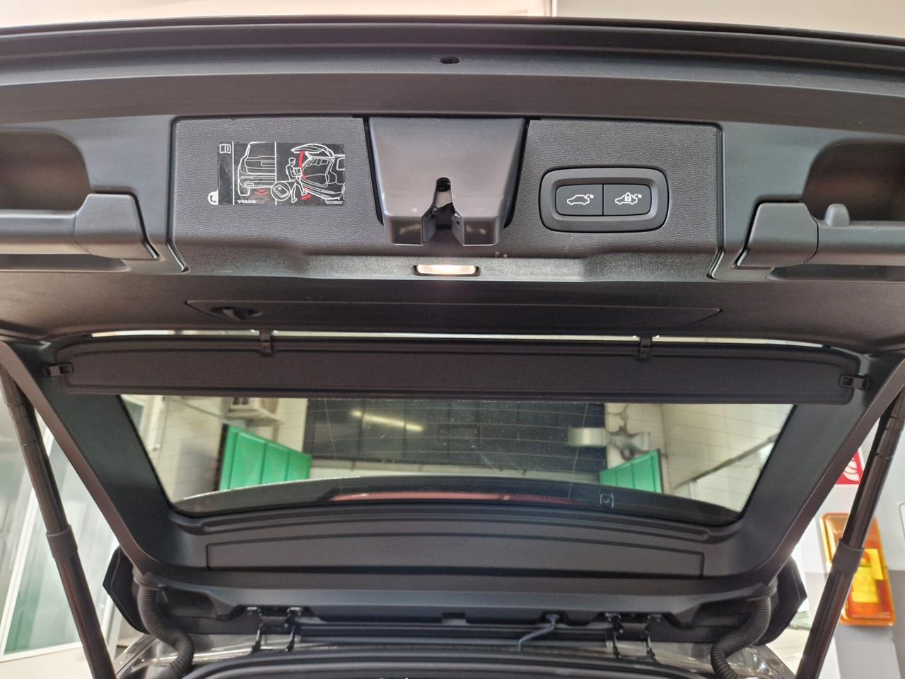 Volvo XC 60 XC60 B4 (d) AWD Geartronic R-design