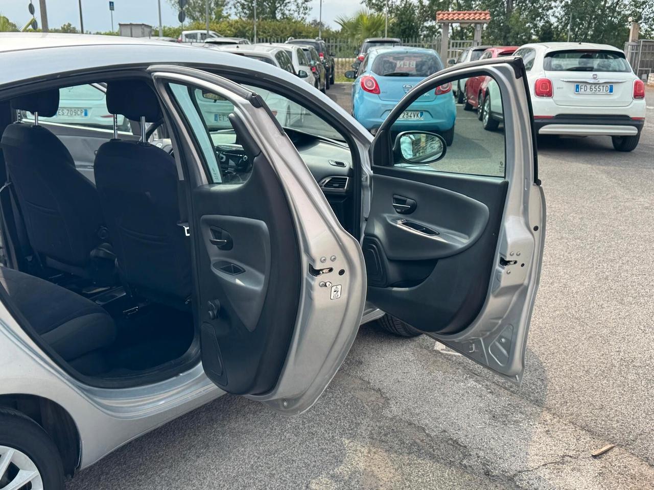 Lancia Ypsilon 1.2 GPL NEOPATENTATI 2014