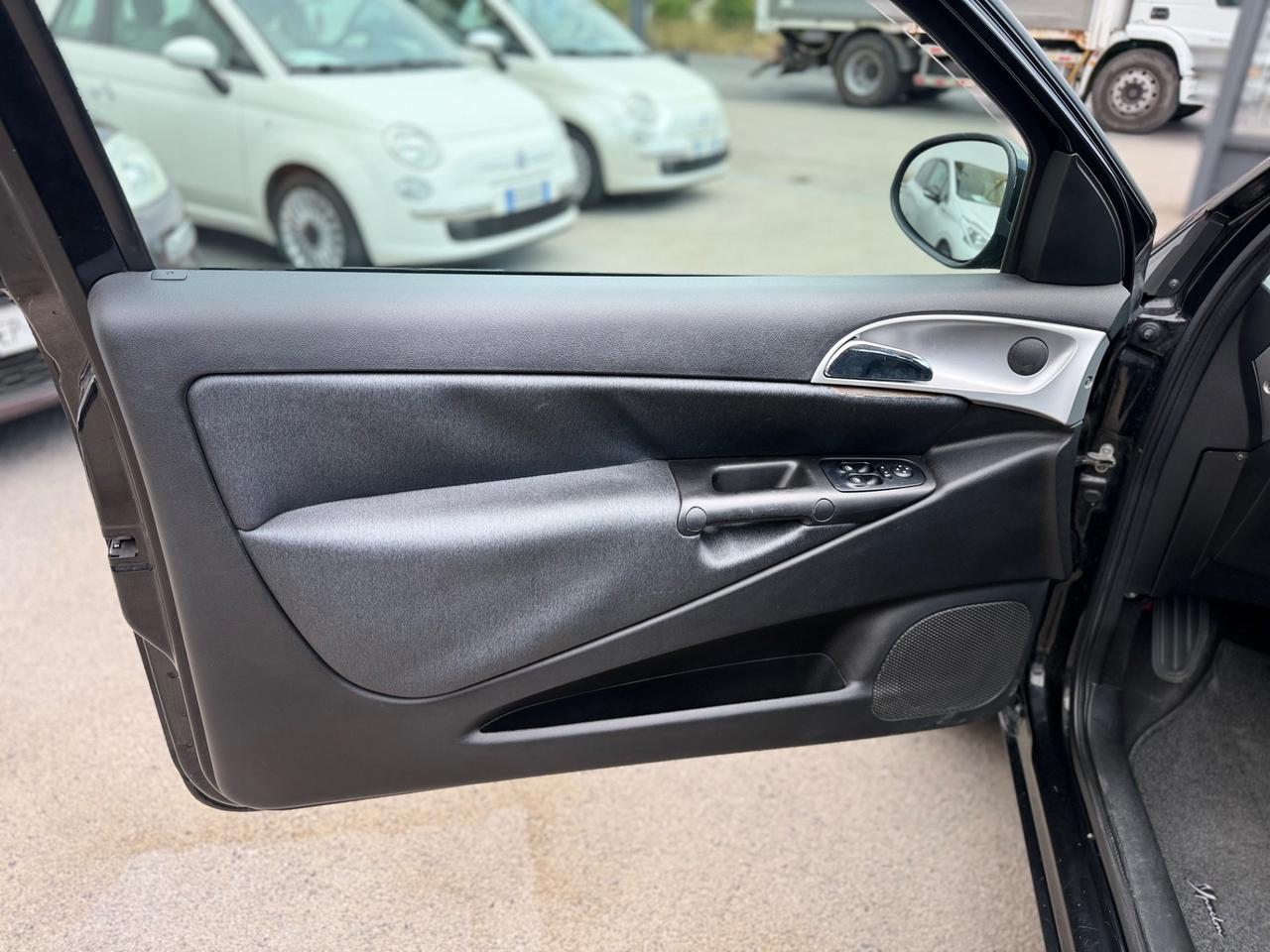 Lancia Ypsilon 1.4 Oro Ecochic GPL