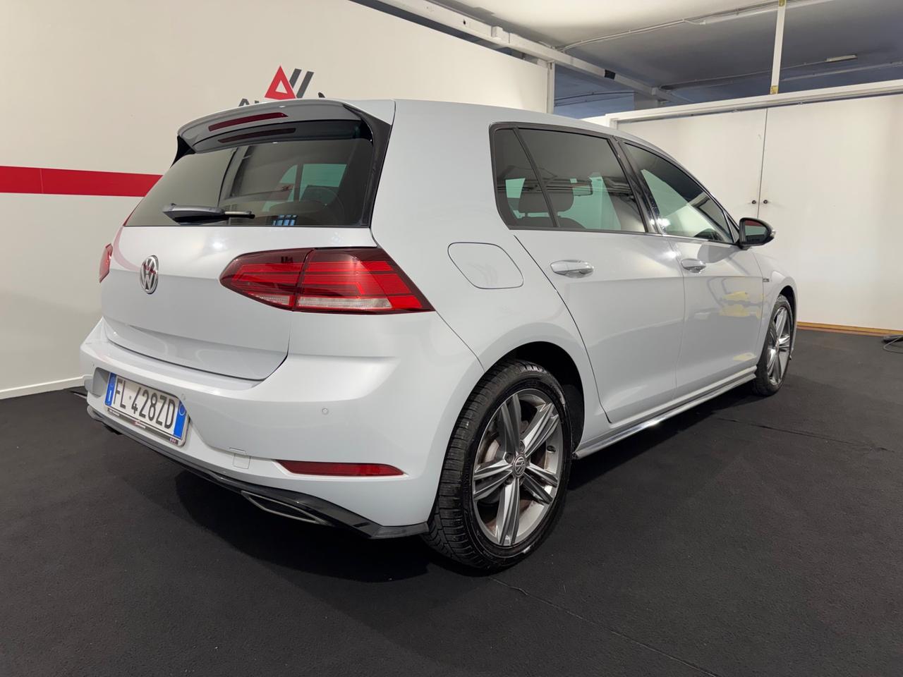 Volkswagen Golf R-LINE DSG 5p. Highline BlueMotion Technology