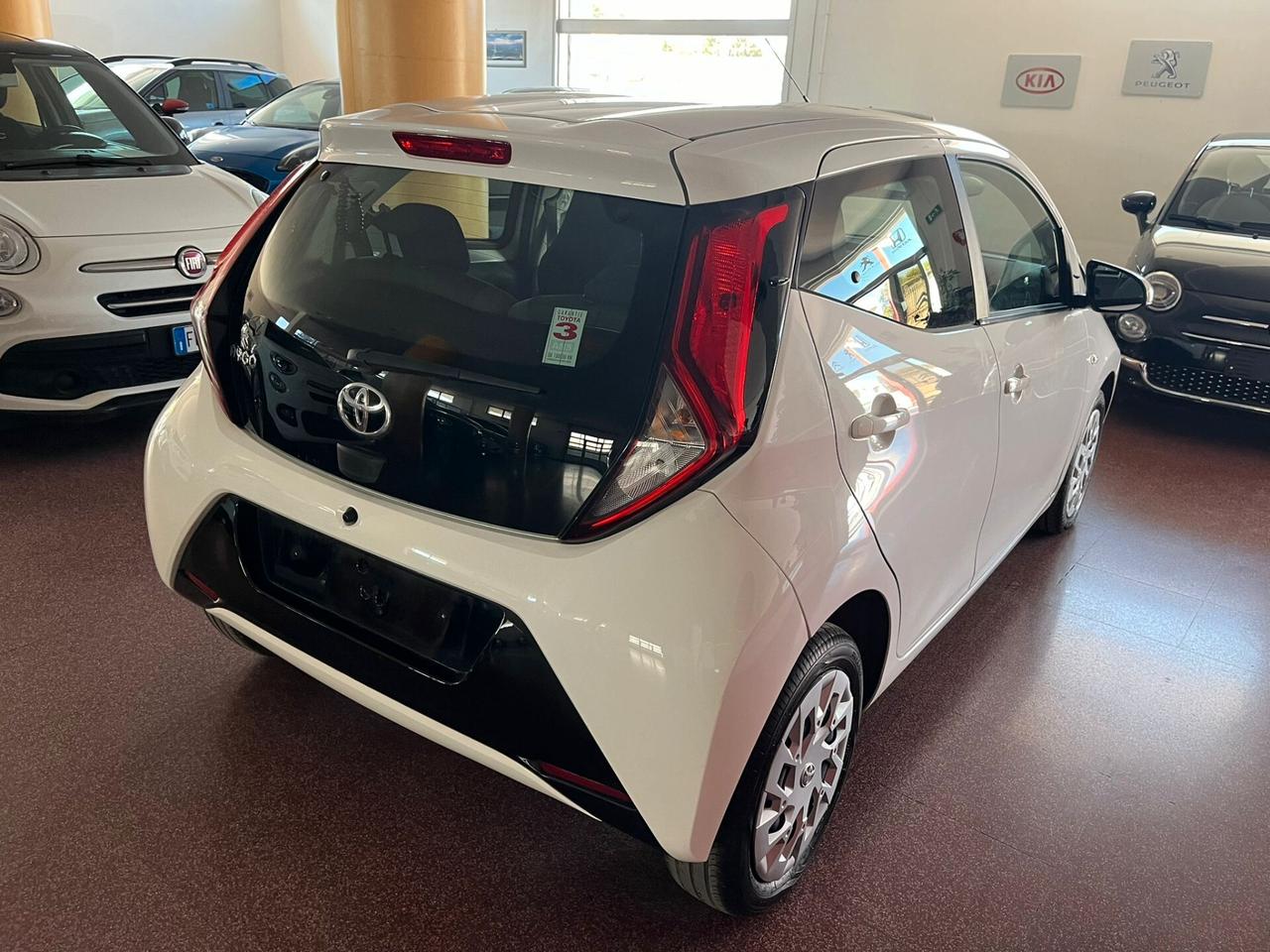 Toyota Aygo Connect 1.0 VVT-i 72 CV 5 porte x-play MMT