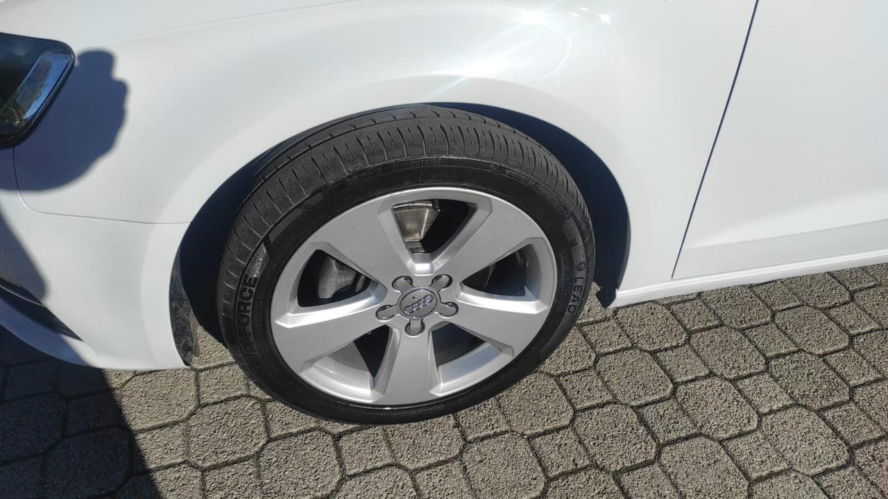 AUDI A3 SPORTBACK 5 POSTI 1.6 TDI 110CV