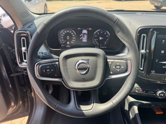 VOLVO XC40 T2 Momentum Pro (AUTOCARRO N1)