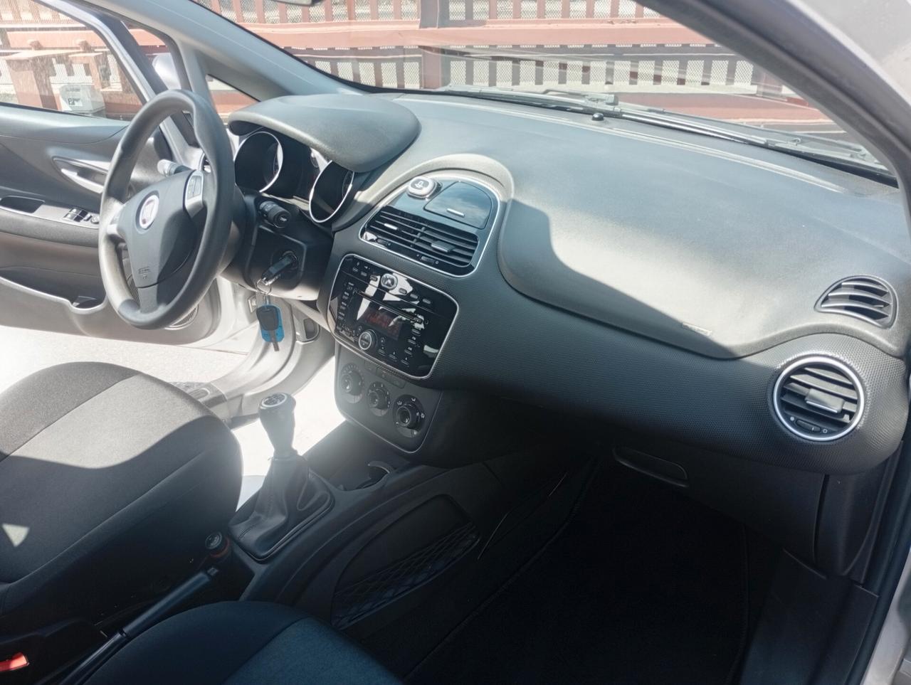 Fiat Punto 1.3 MJT II 75 CV 5 porte NEOPATENTATI OK