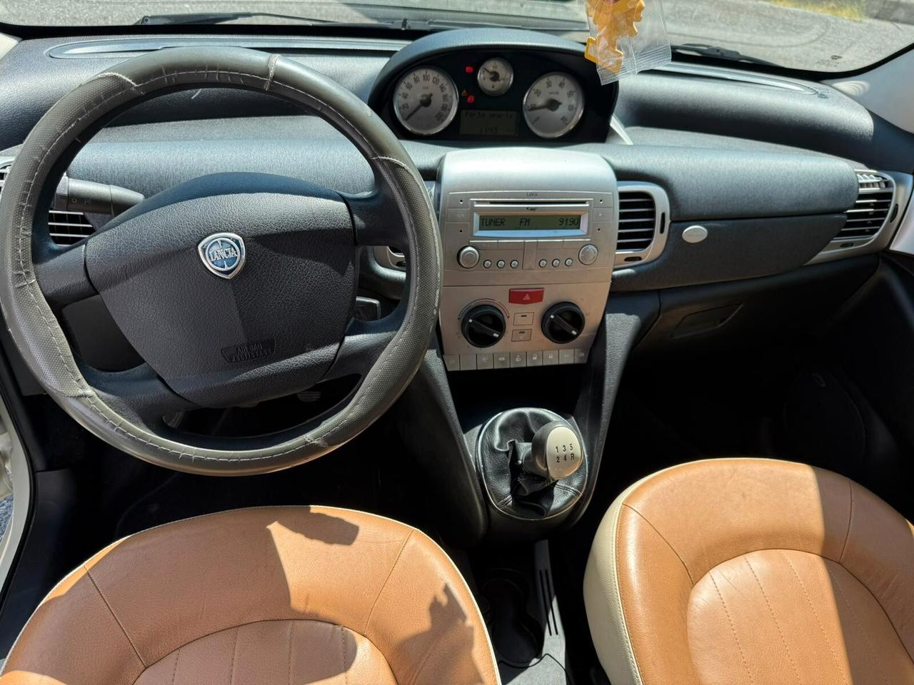 Lancia Ypsilon 1.3 MJT 75 CV Argento