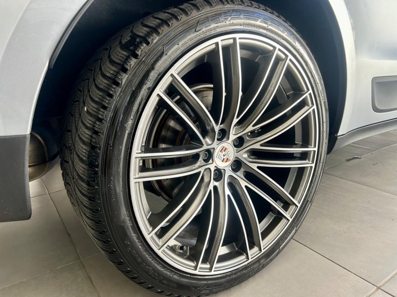Porsche Macan 3.0 S Diesel TETTO FULL finanziabile