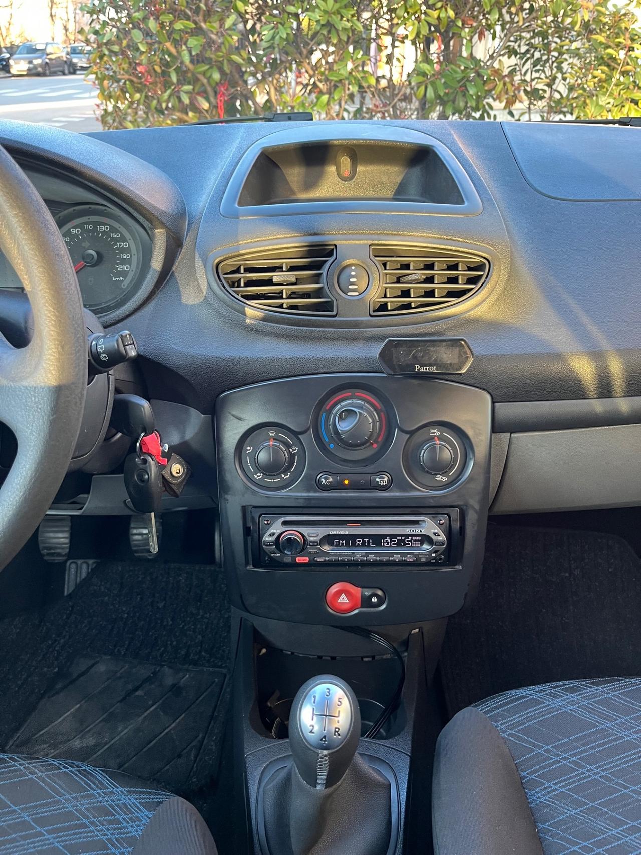 Renault Clio 1.2 16V 65CV 5 porte Confort