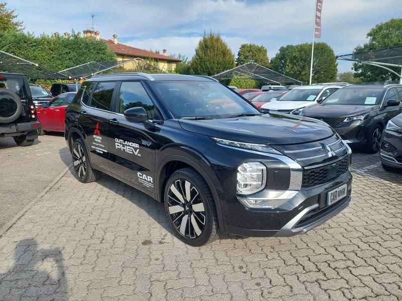 Mitsubishi Outlander PHEV 2.4L PHEV INTENSE