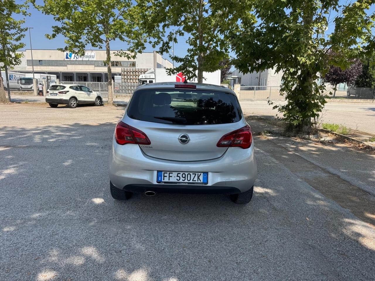 Opel Corsa 1.2 5 porte benzina
