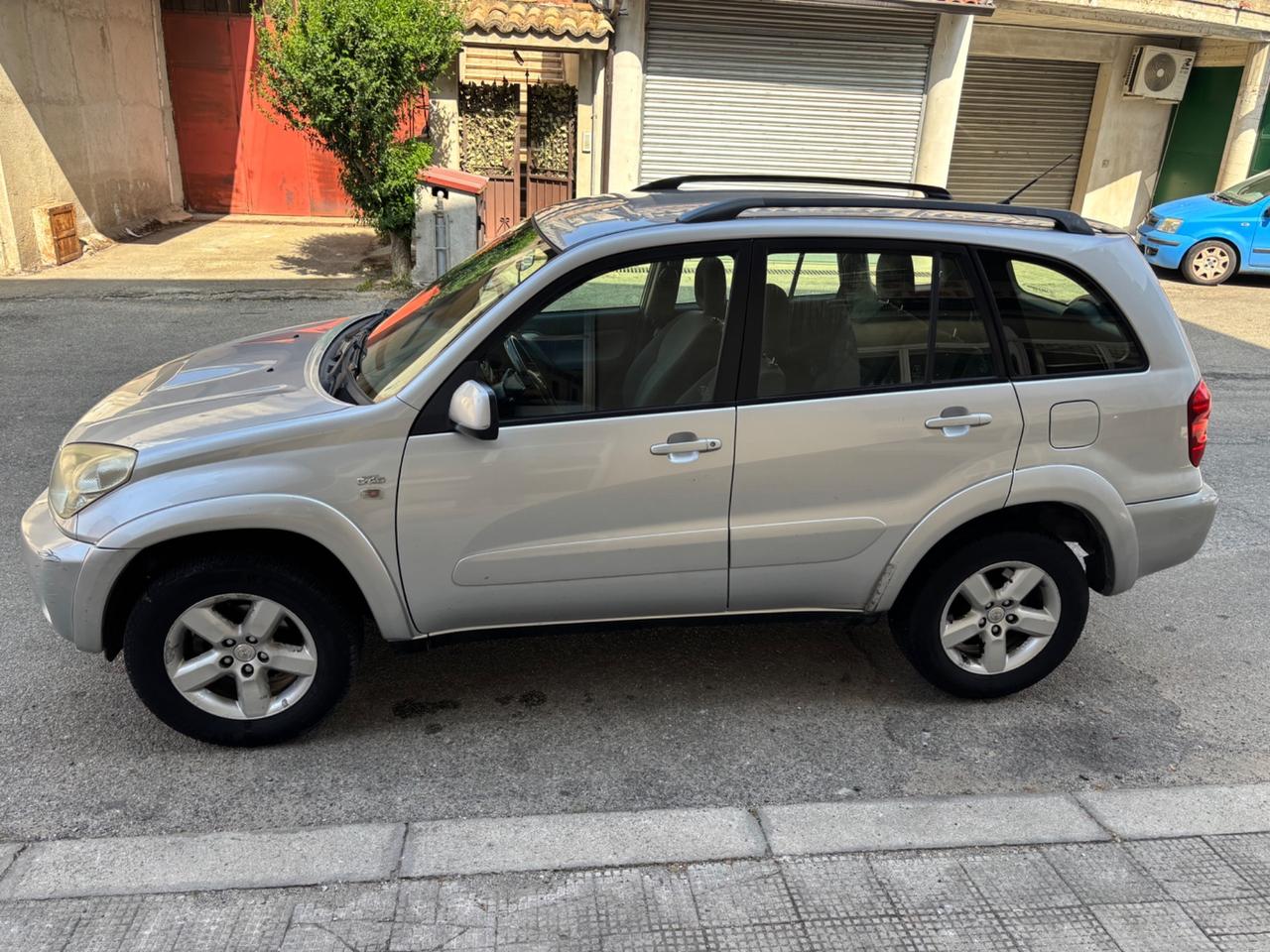 Toyota RAV 4 RAV4 2.0 Tdi D-4D cat 5 porte Sol