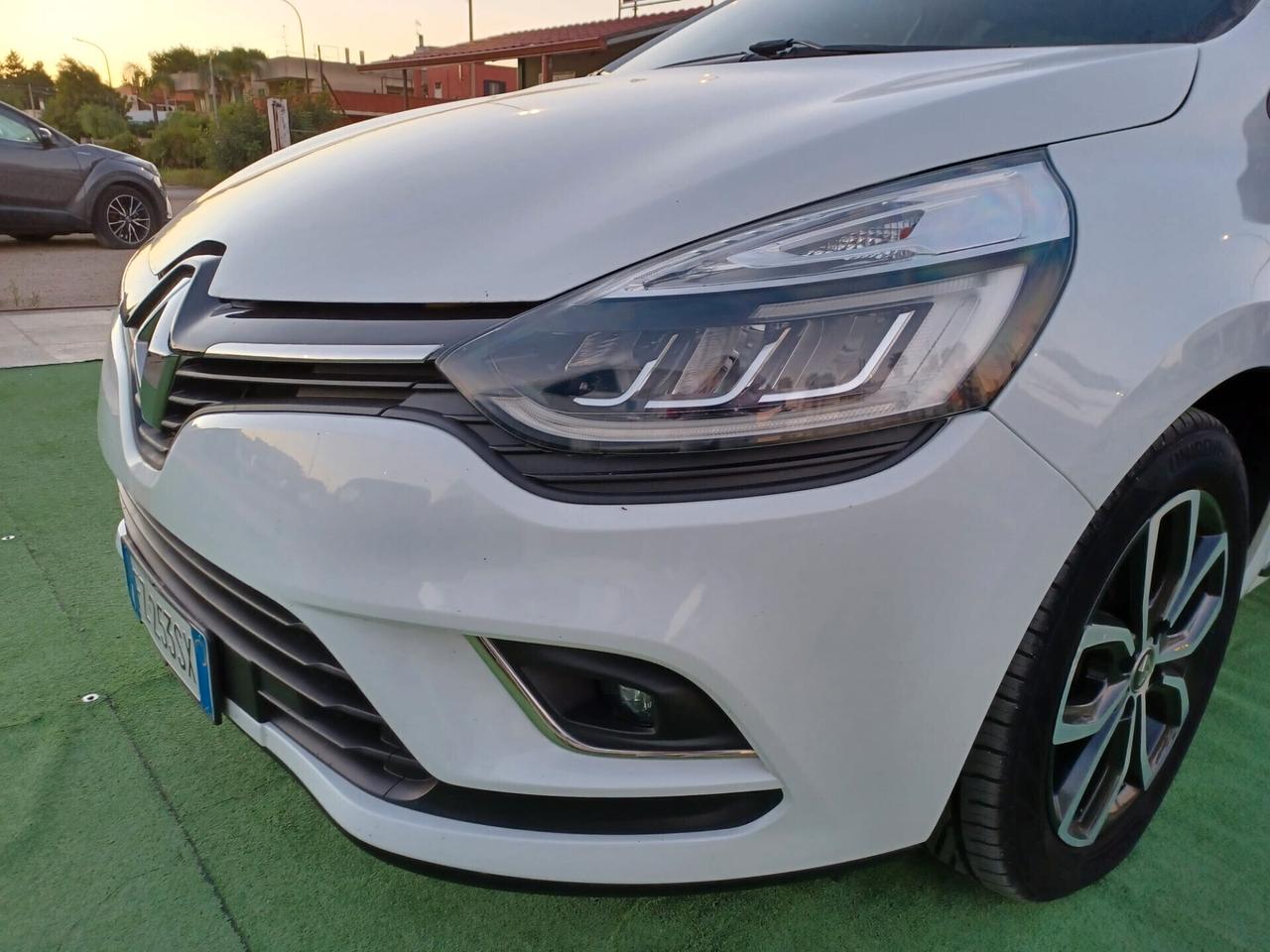 Renault Clio 75 CV Moschino Zen NEOPATEN NAVI LED