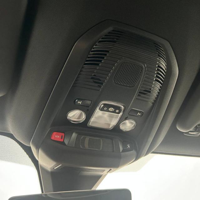 PEUGEOT 3008 Hybrid4 300 e-EAT8 GT Pack