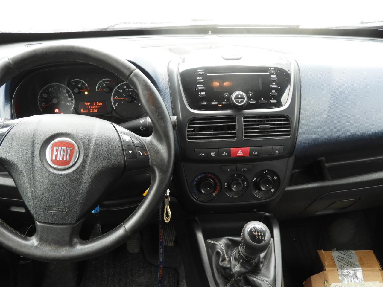 FIAT Doblo II 2015 - Doblo 1.4 tjt 16v natural power Easy 120cv