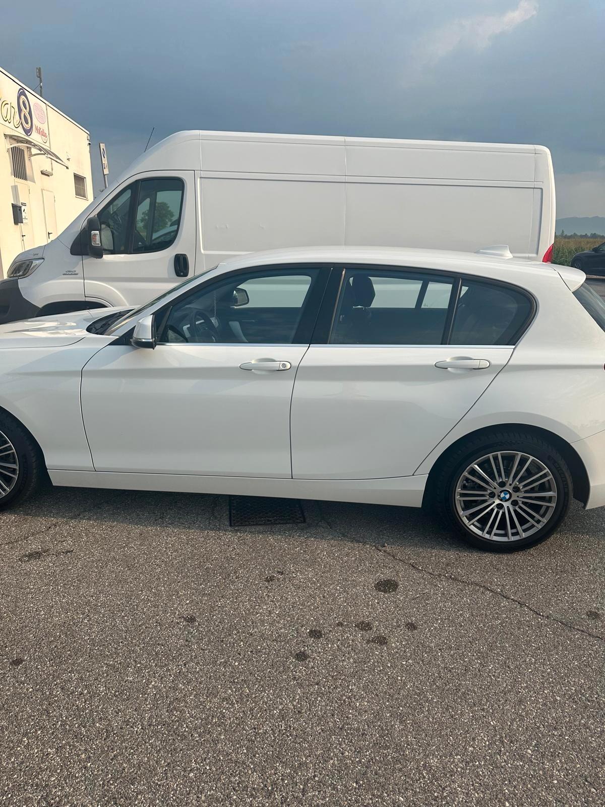 Bmw 116 116d 5p. Urban