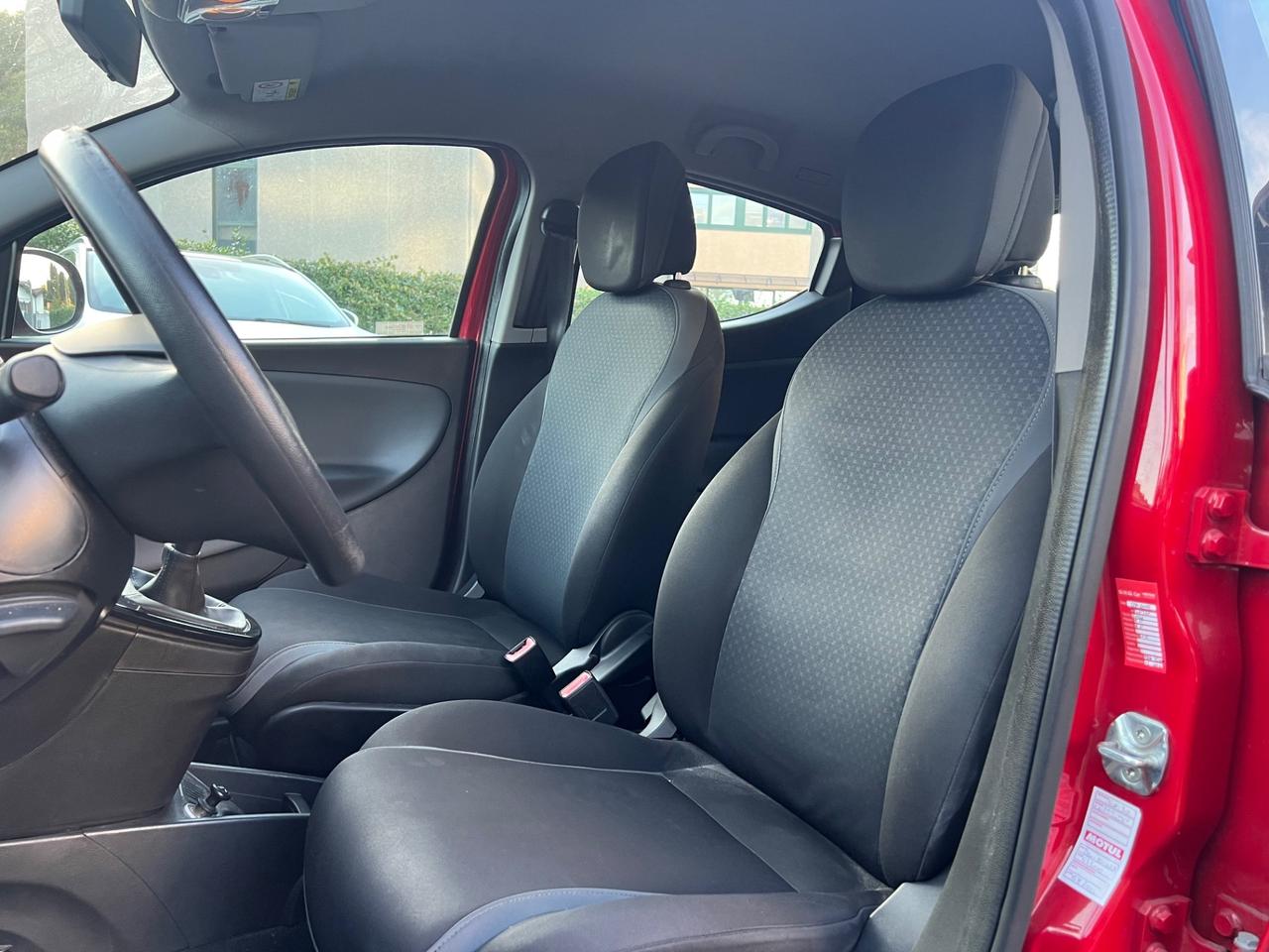 Lancia Ypsilon 1.2 69 CV 5 porte Mya