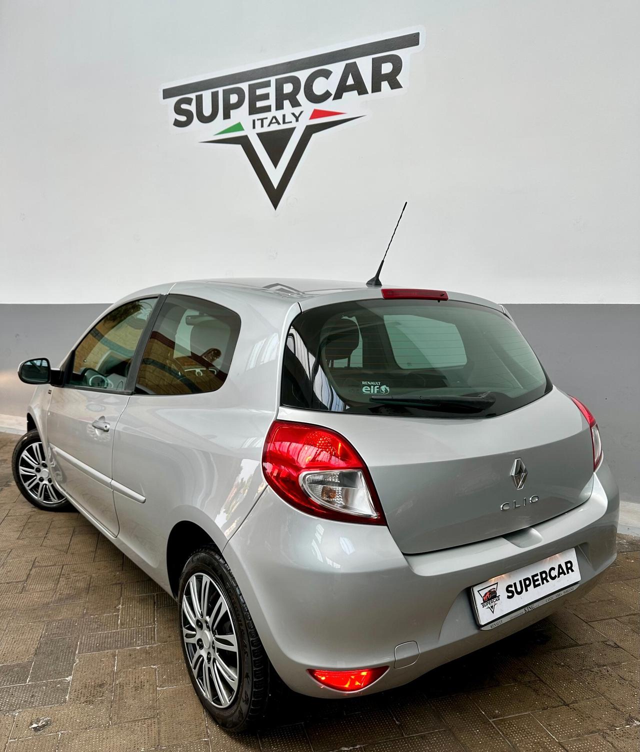 Renault Clio 1.2 Benz, Euro 5A, pari al nuovo e uni propriet