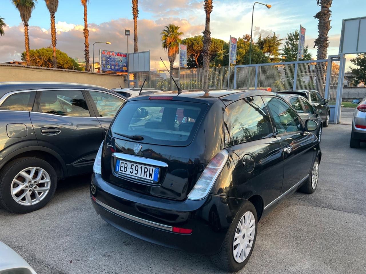 Lancia Ypsilon 1.3 MJT 75 CV Diva