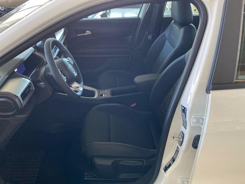 Jeep Avenger e-Hybrid 1.2 MHEV e-Hybrid Turbo Altitude